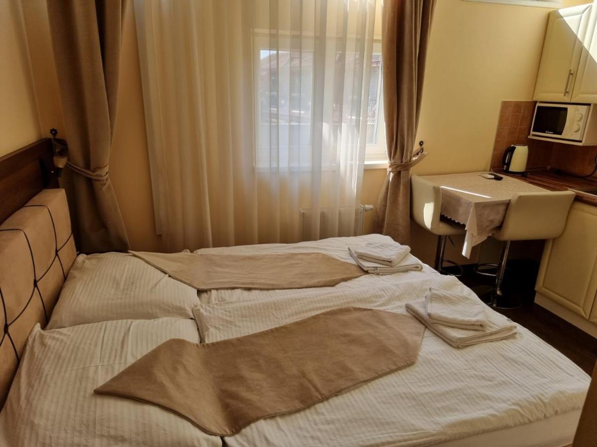 Elite Pension Štúrovo Εξωτερικό φωτογραφία