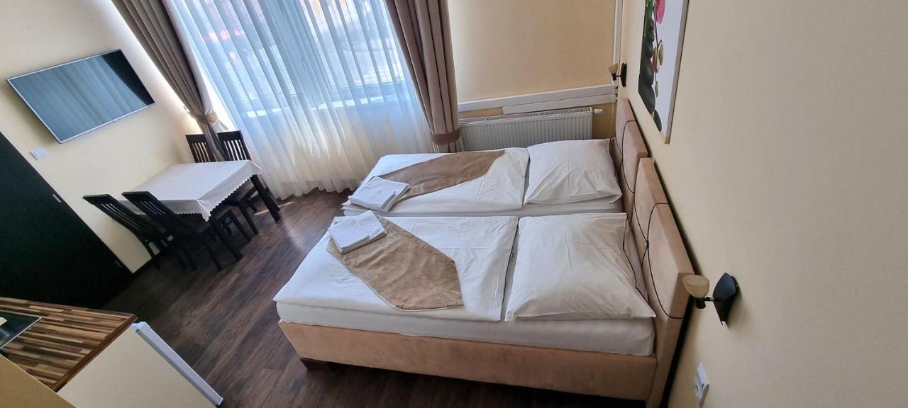 Elite Pension Štúrovo Εξωτερικό φωτογραφία