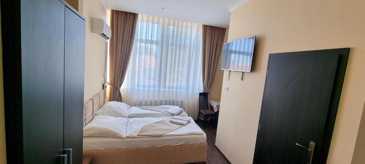 Elite Pension Štúrovo Εξωτερικό φωτογραφία