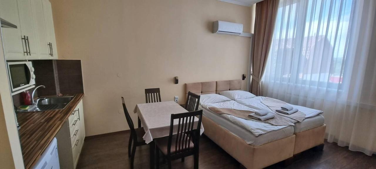 Elite Pension Štúrovo Εξωτερικό φωτογραφία